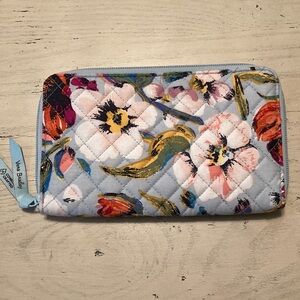 Vera Bradley Deluxe Travel Wallet/Sea Air Floral